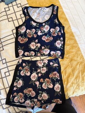 BUZZ Navy Floral Crop Tank and Shorts Set
